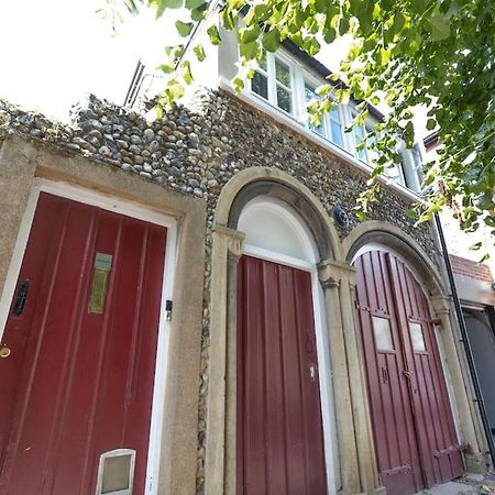 Central Medieval Grid Unique Home With Gated Parking Bury St. Edmunds Bagian luar foto